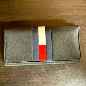 Tommy Hilfiger wallet